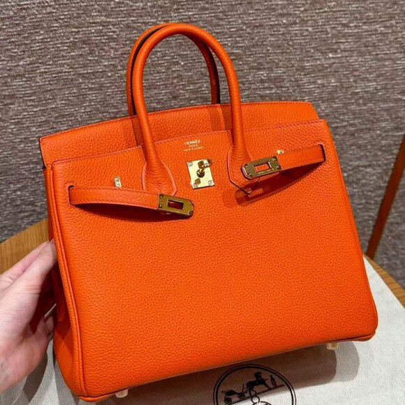 Classic Hermes Bag: A Stylish and Versatile Choice for Elegance Classic Hermes Bag: A Stylish and Versatile Choice for Elegance main image 2